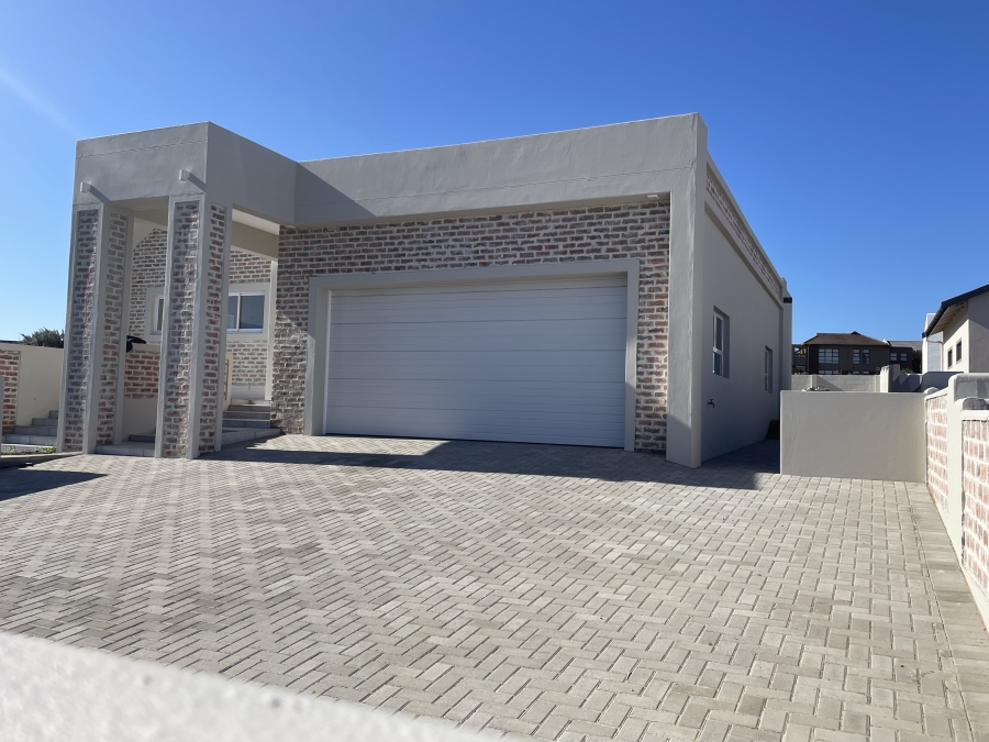 4 Bedroom Property for Sale in Myburgh Park Western Cape